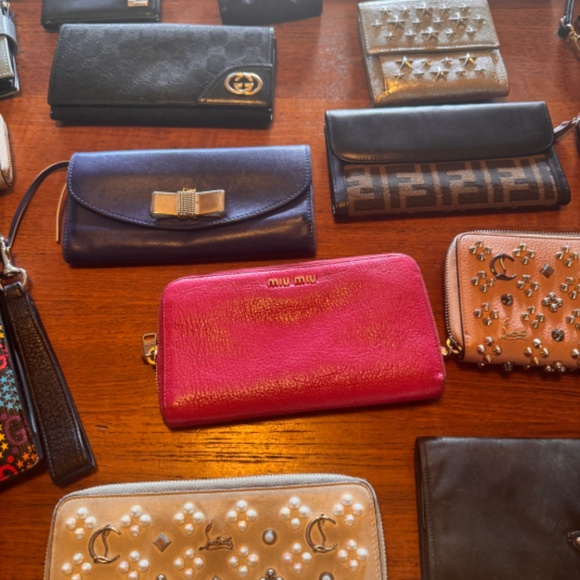 WALLET BLOWOUT - 15% OFF FOR ANY 2 WALLETS!! OR CLUTCHES - LUXURY & MID - Picture 10 of 12